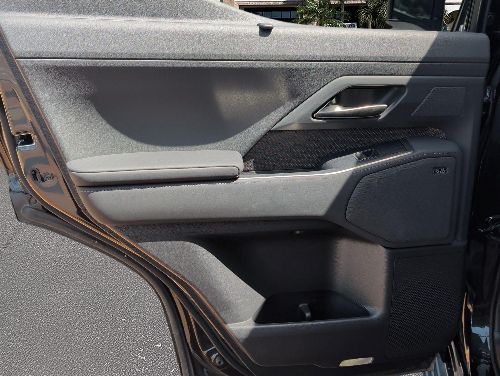 Used 2026 Lexus GX 550 w/ Accessory Package (2T) AWD/4WD image 24