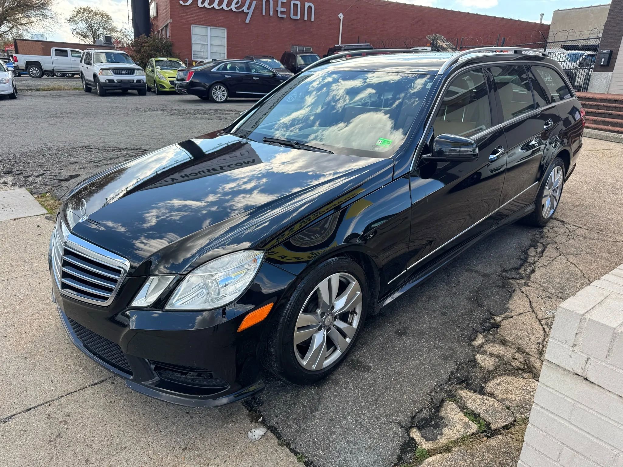 Used 2013 Mercedes-Benz E 350 4MATIC Wagon image 7