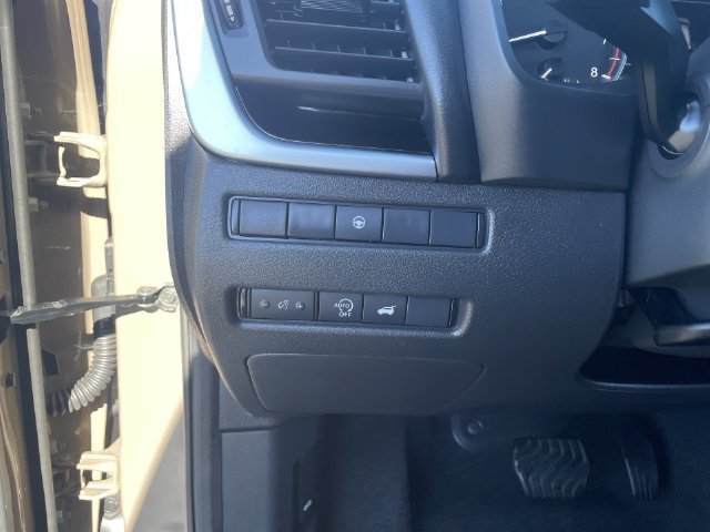 Used 2025 Nissan Rogue SV AWD/4WD image 21