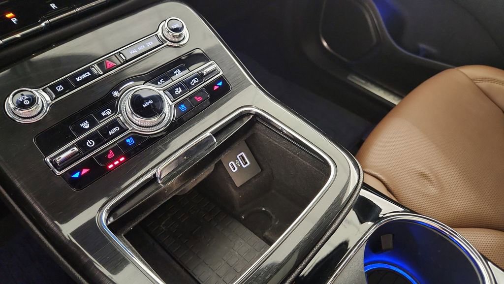 Used 2023 Lincoln Nautilus Reserve image 18