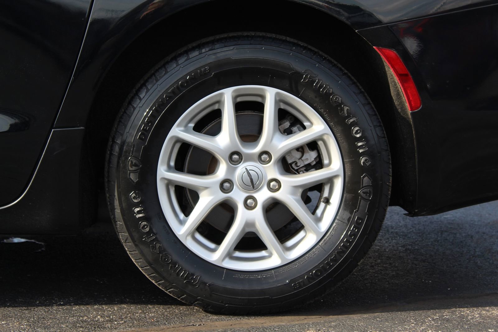 Used 2021 Chrysler Voyager Lxi image 27