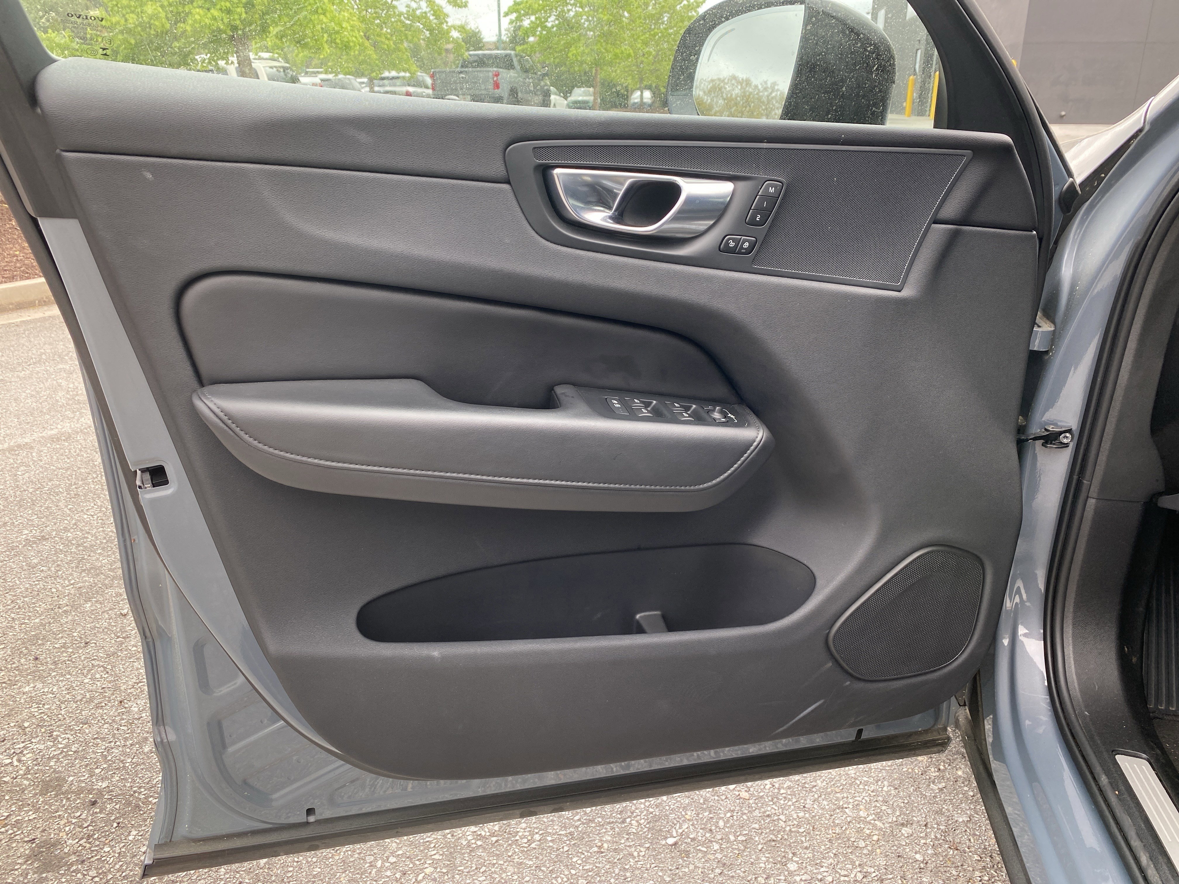 Used 2024 Volvo XC60 B5 Plus image 15