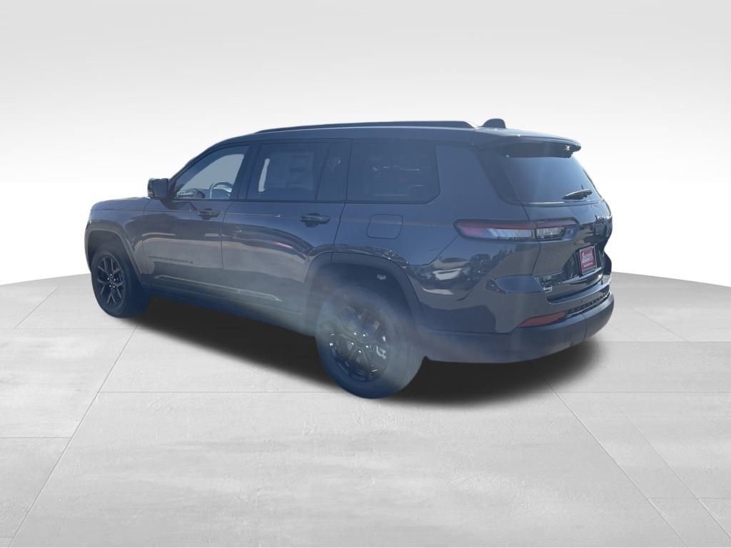 New 2025 Jeep Grand Cherokee L Laredo image 4