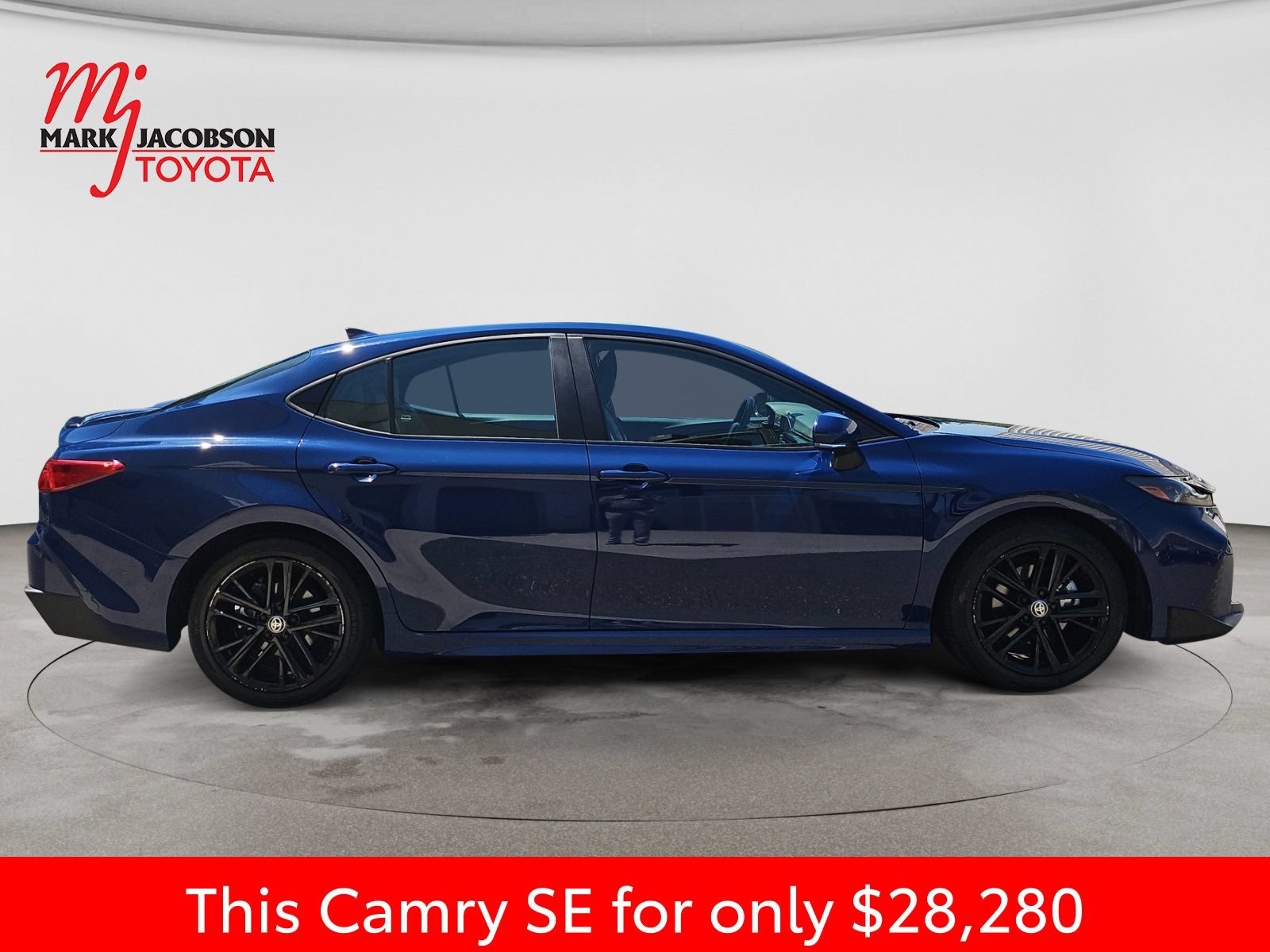 Used 2025 Toyota Camry SE FWD image 7