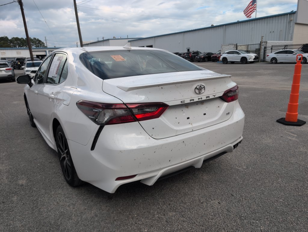 Used 2023 Toyota Camry SE FWD image 6
