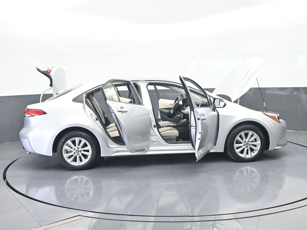 Used 2024 Toyota Corolla LE w/ LE Convenience Package image 61