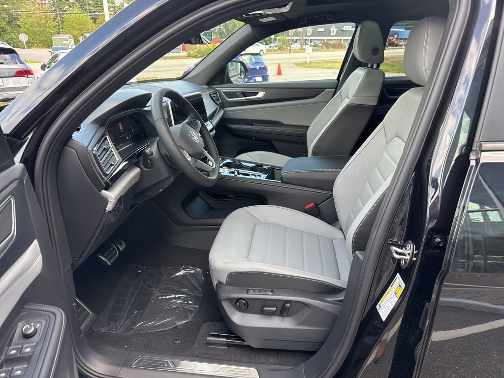 New 2026 Volkswagen Atlas Cross Sport SEL R-Line image 17