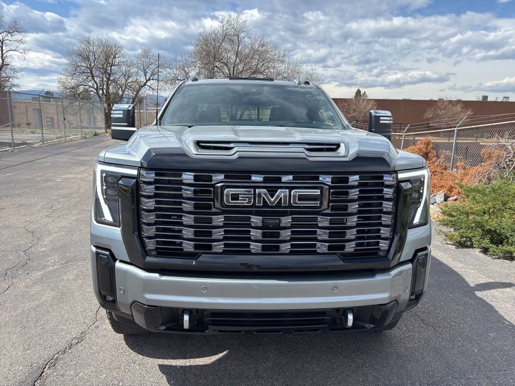 Used 2025 GMC Sierra 3500 Denali Ultimate image 3