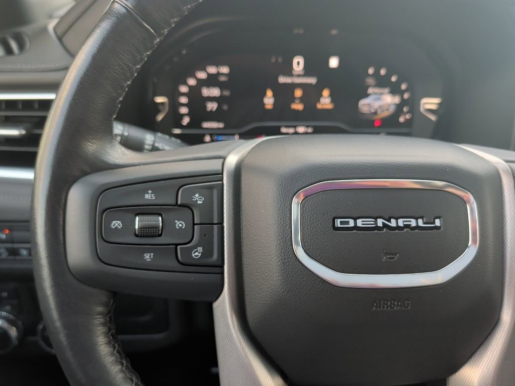 Used 2022 GMC Yukon XL Denali image 30