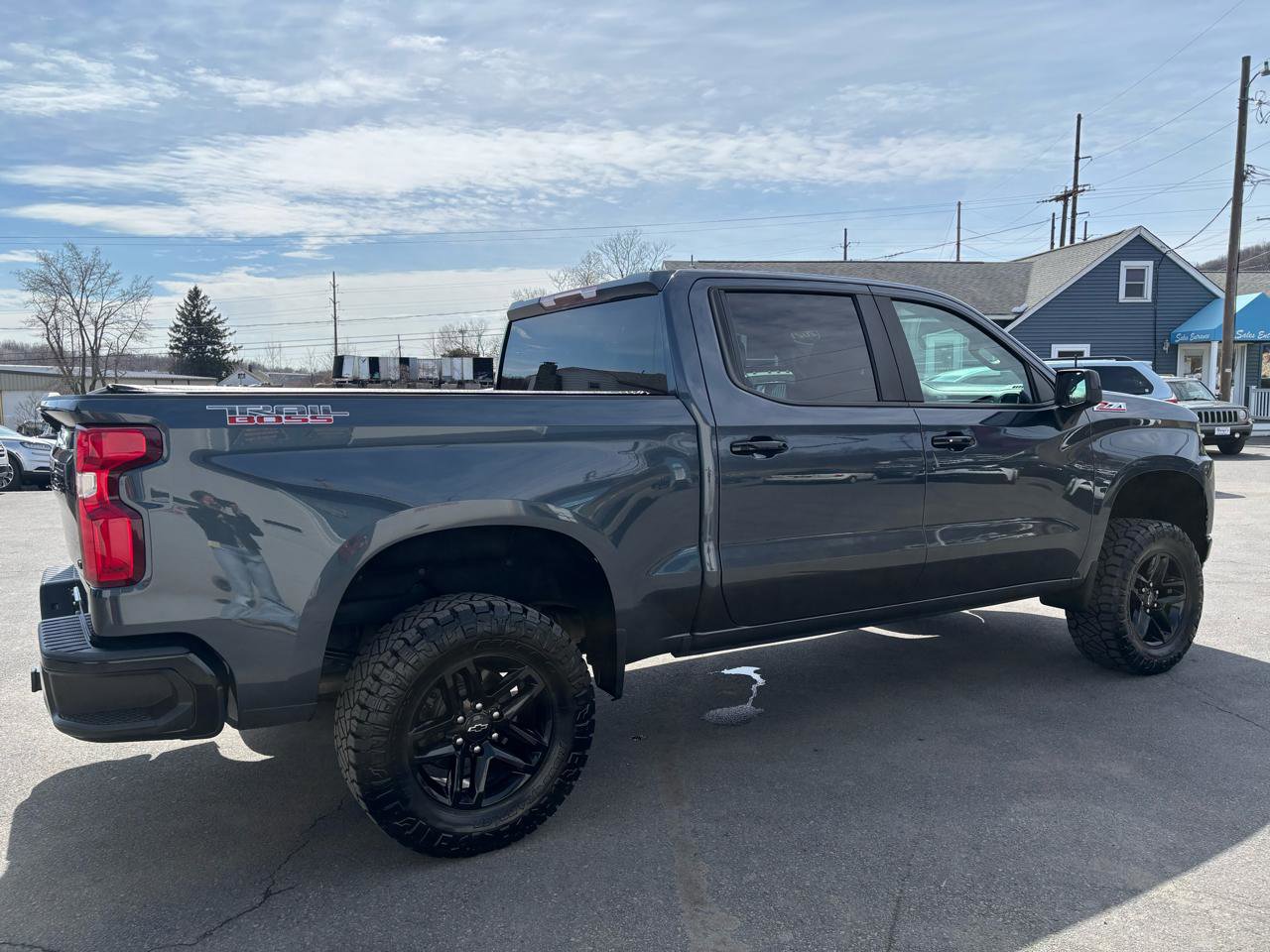 Used 2021 Chevrolet Silverado 1500 LT Trail Boss w/ Bed Protection Package image 5