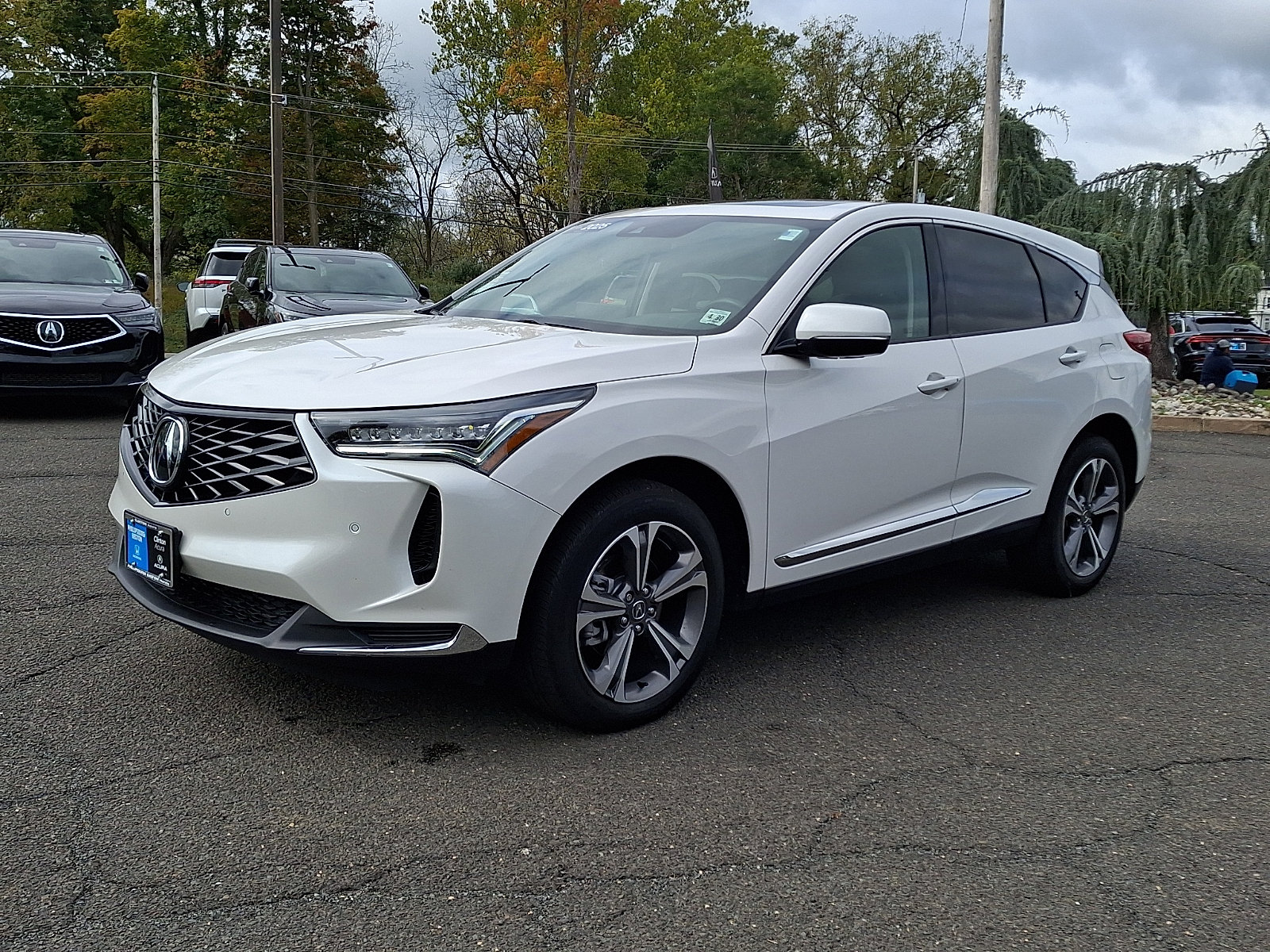Certified 2025 Acura RDX w/ Technology Package AWD/4WD image 3