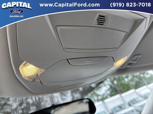Used 2017 Ford Escape SE w/ SE Cold Weather Package AWD/4WD image 32