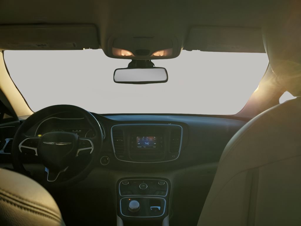 Used 2015 Chrysler 200 Limited w/ Convenience Group image 23