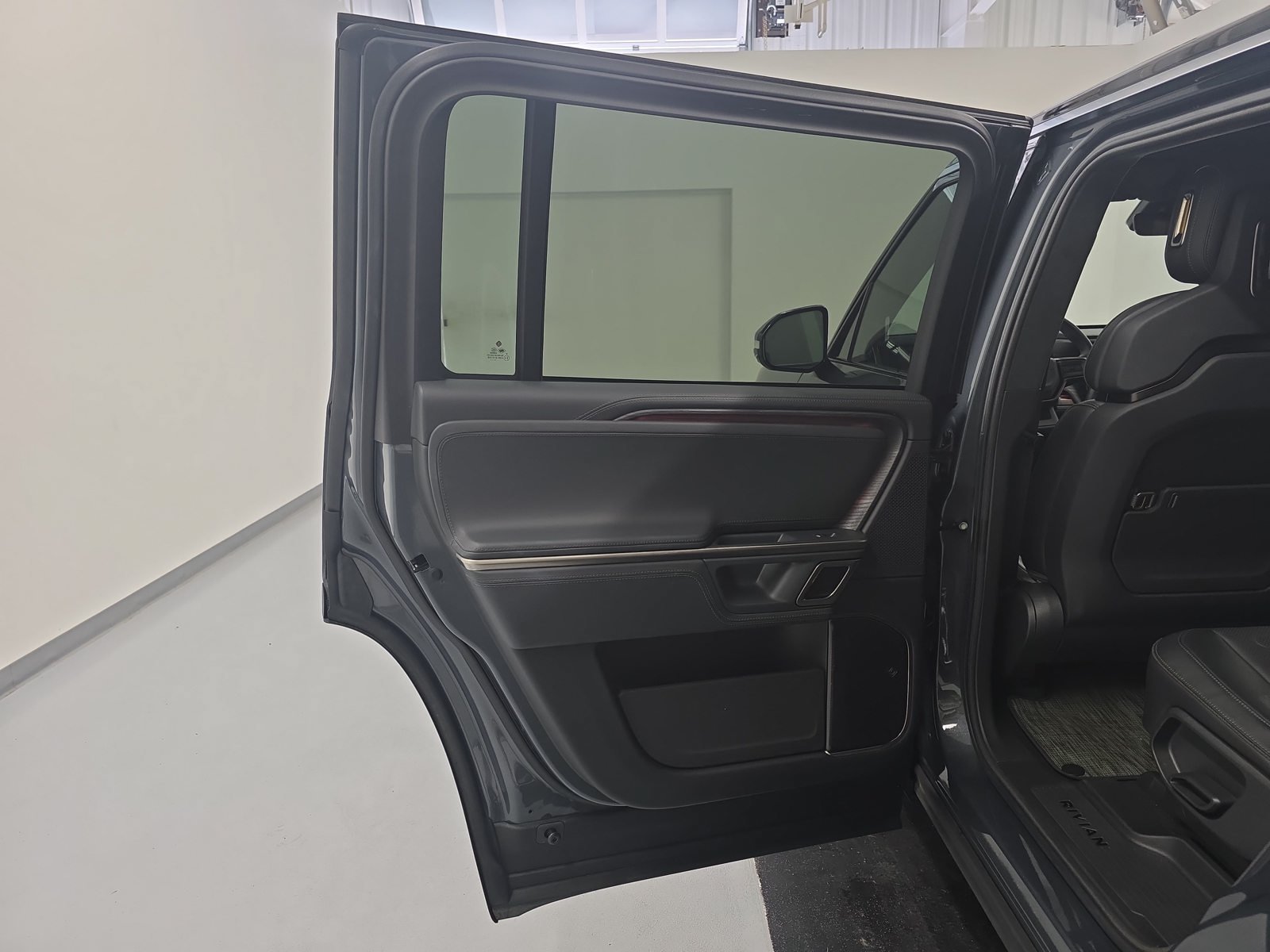 Used 2024 Rivian R1S Adventure Quad AWD/4WD image 17