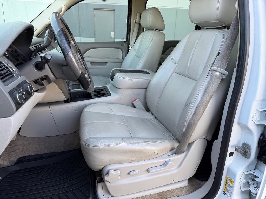 Used 2010 Chevrolet Avalanche LT w/ Suspension Package, Off-Road AWD/4WD image 34