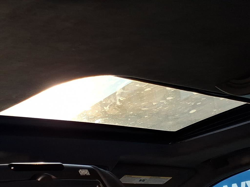 Used 2015 Cadillac Escalade Platinum image 16