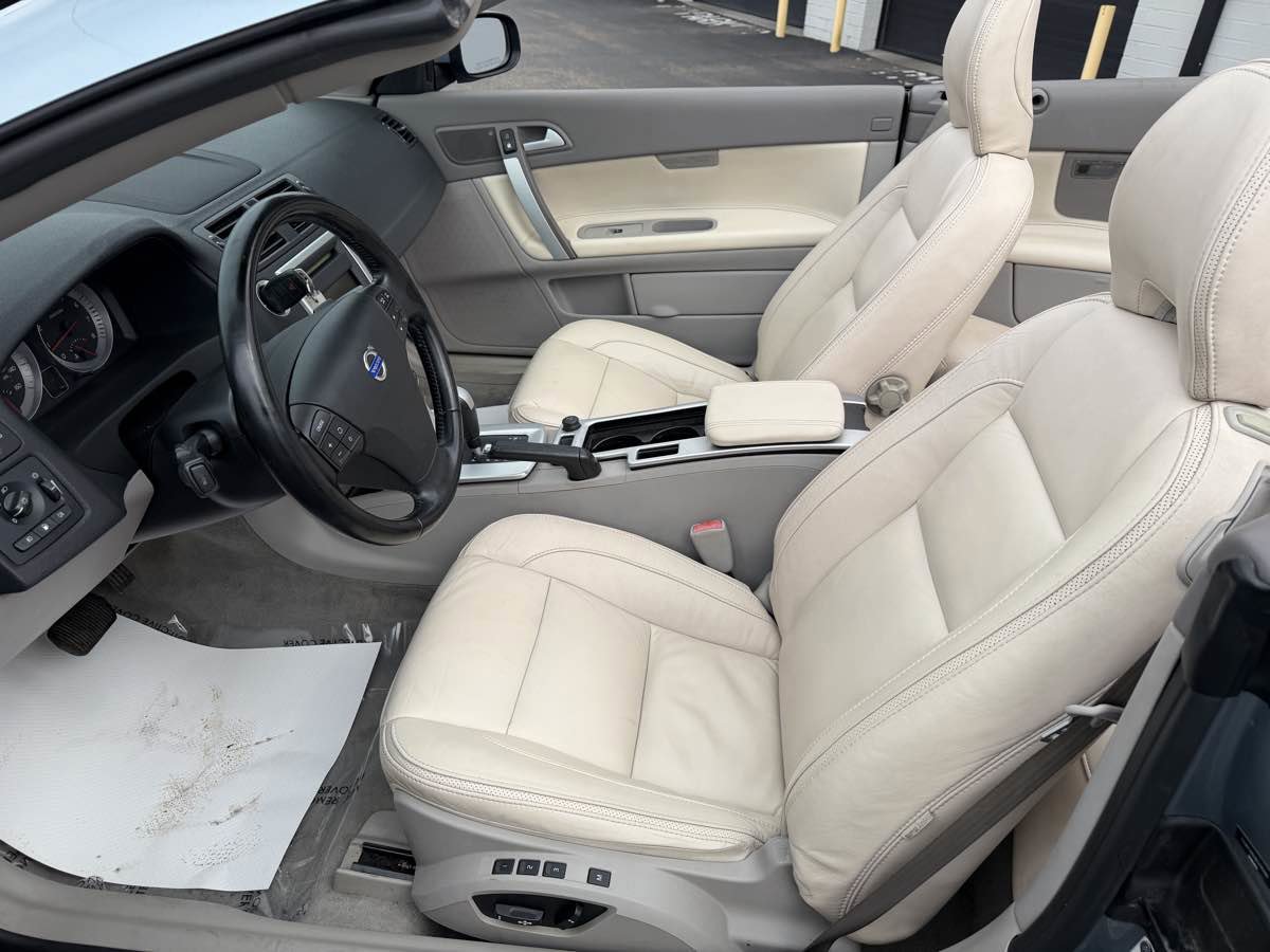 Used 2011 Volvo C70 T5 image 9