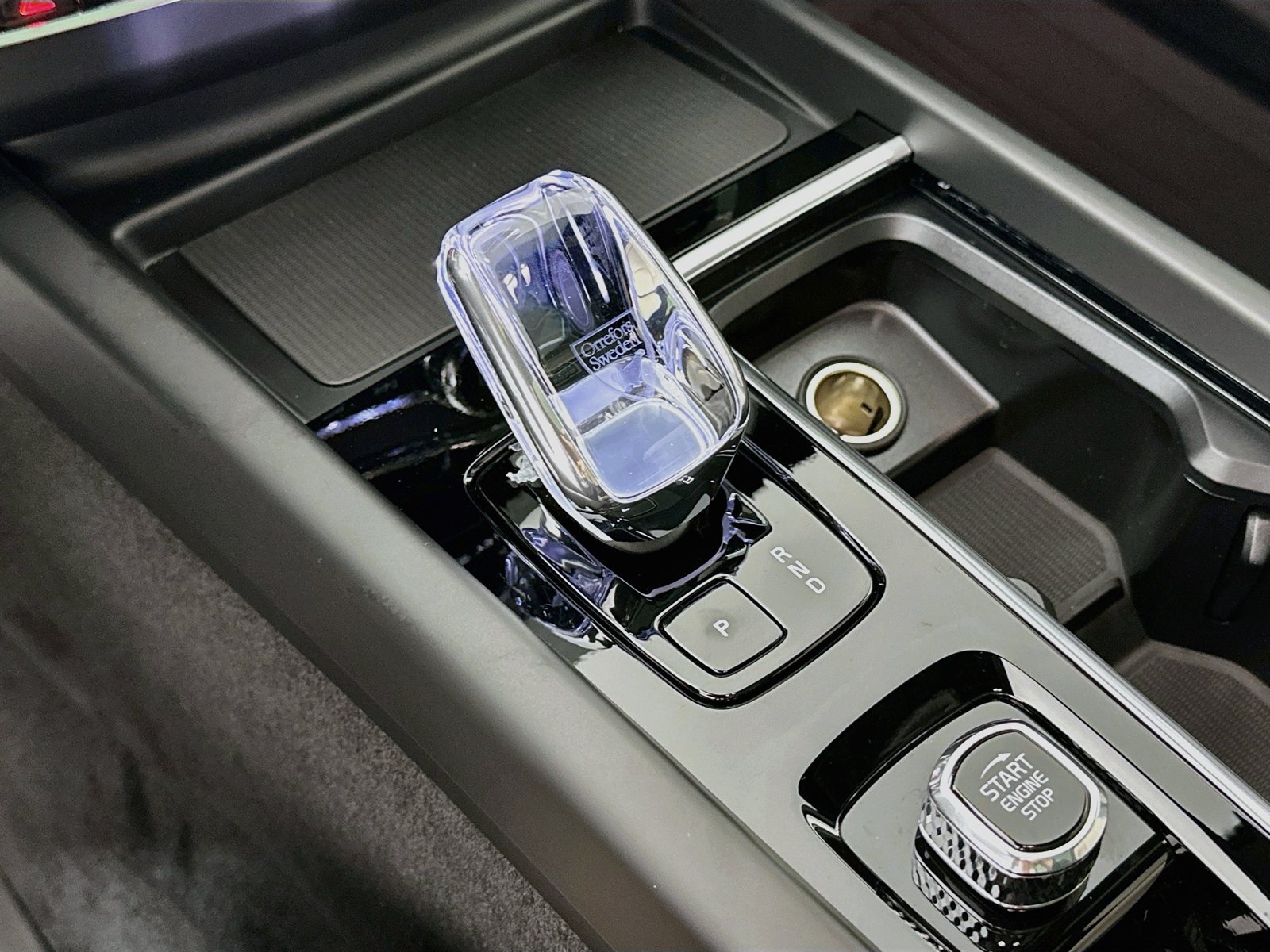 New 2027 Volvo XC60 B5 Plus AWD/4WD image 28