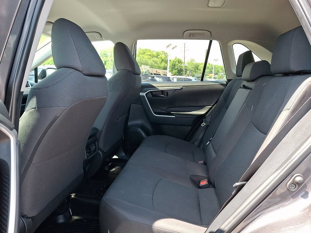 Used 2024 Toyota RAV4 LE AWD/4WD image 12