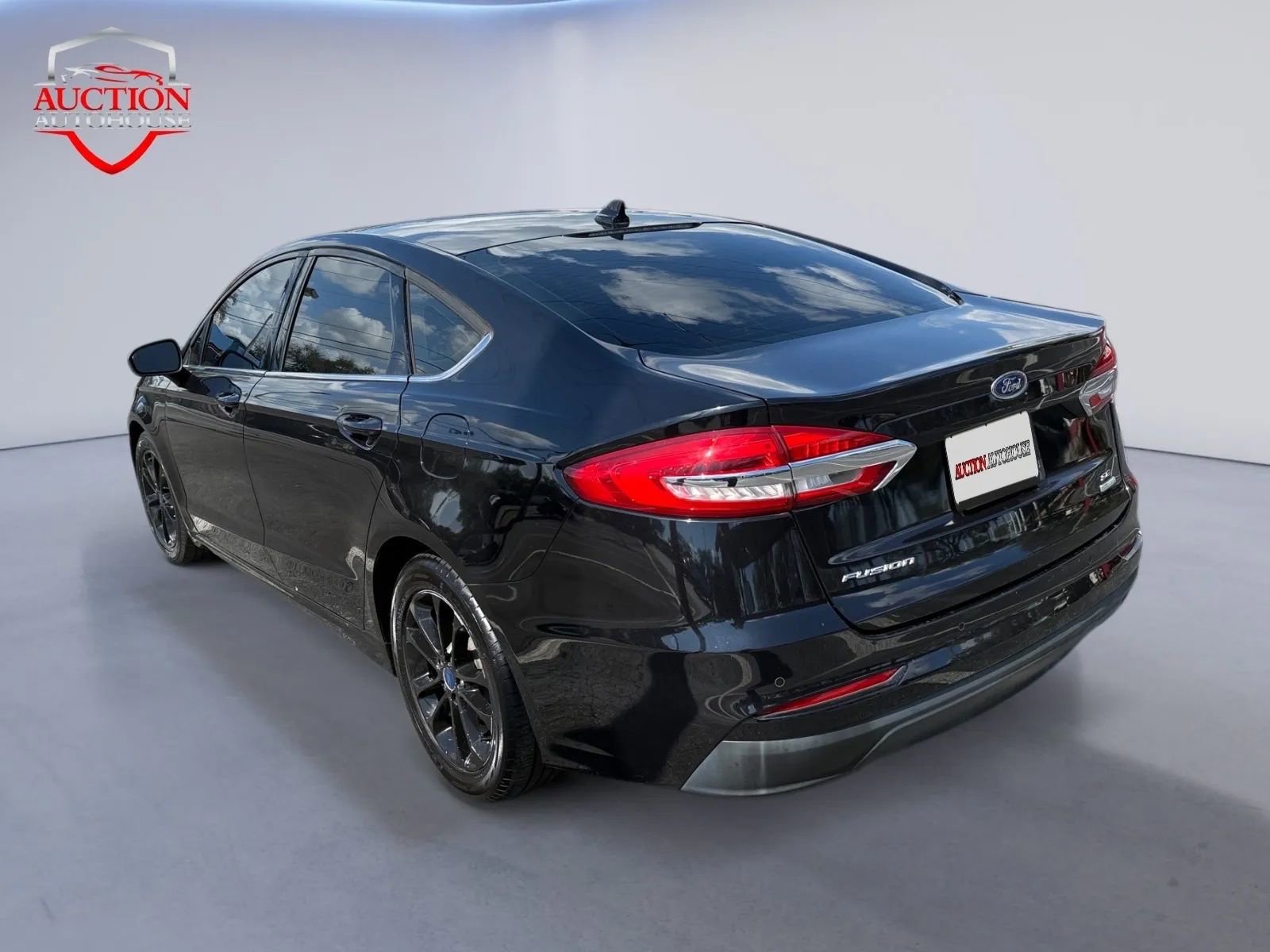 Used 2019 Ford Fusion SE image 8