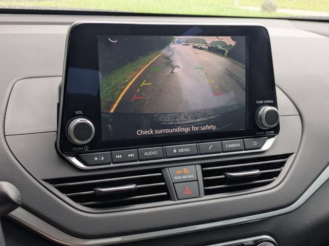 Used 2025 Nissan Altima 2.5 S FWD image 17