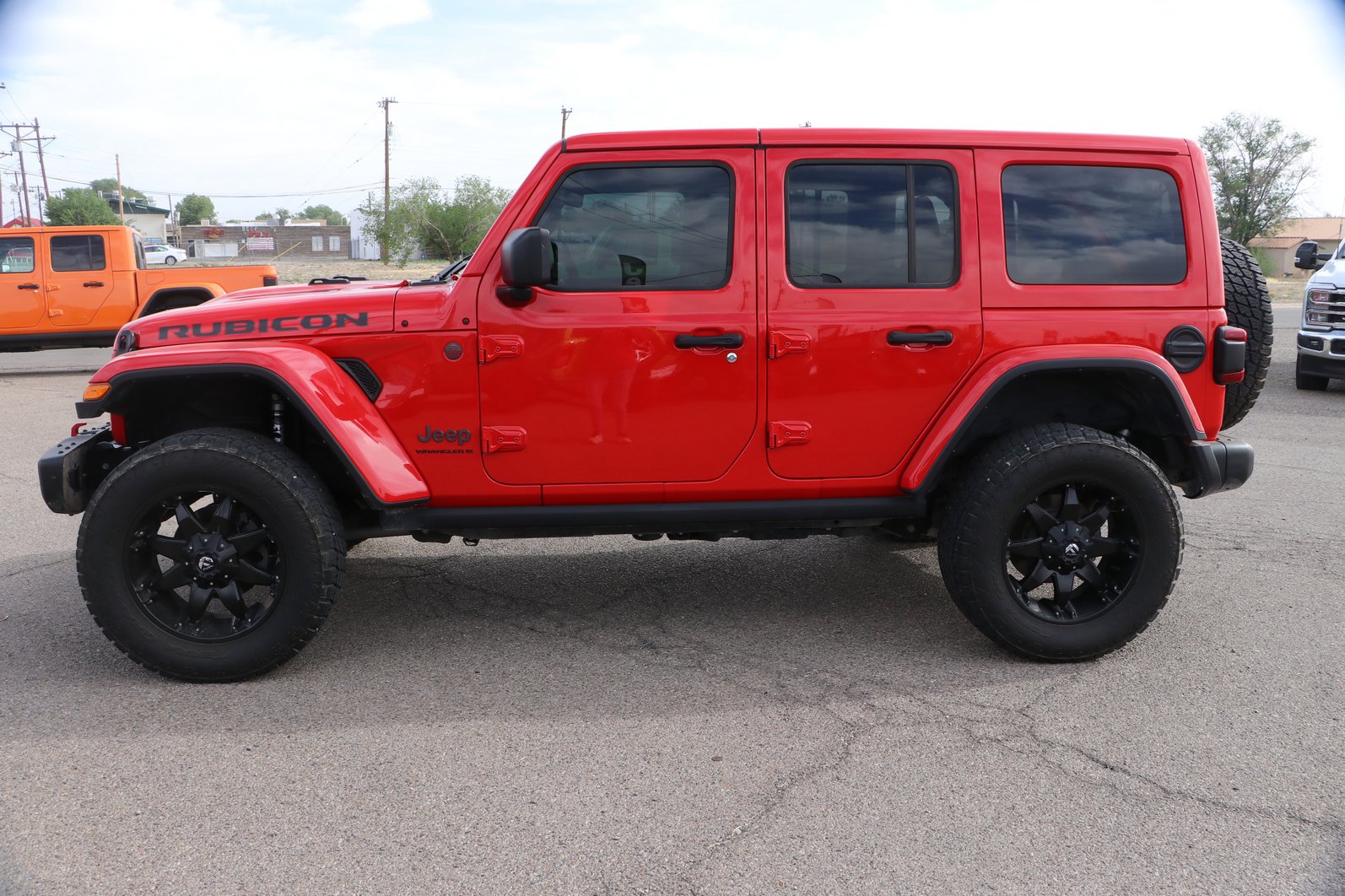 Used 2023 Jeep Wrangler Unlimited Rubicon w/ Steel Bumper Group AWD/4WD image 4