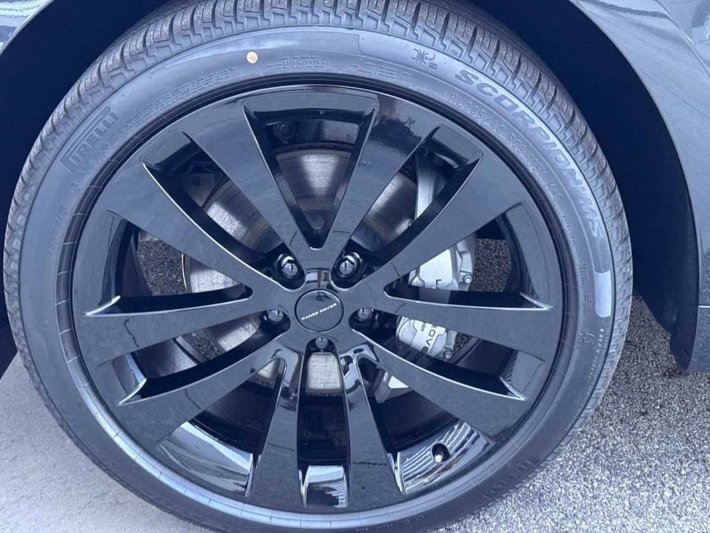 New 2026 Land Rover Range Rover Sport Dynamic SE AWD/4WD image 12