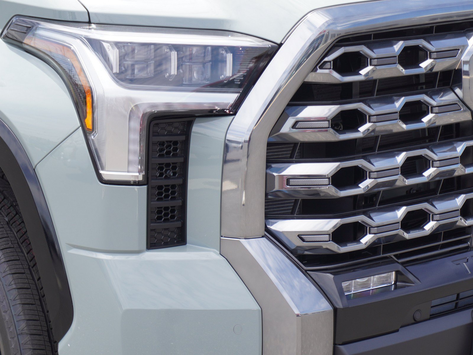 New 2026 Toyota Tundra Platinum AWD/4WD image 3