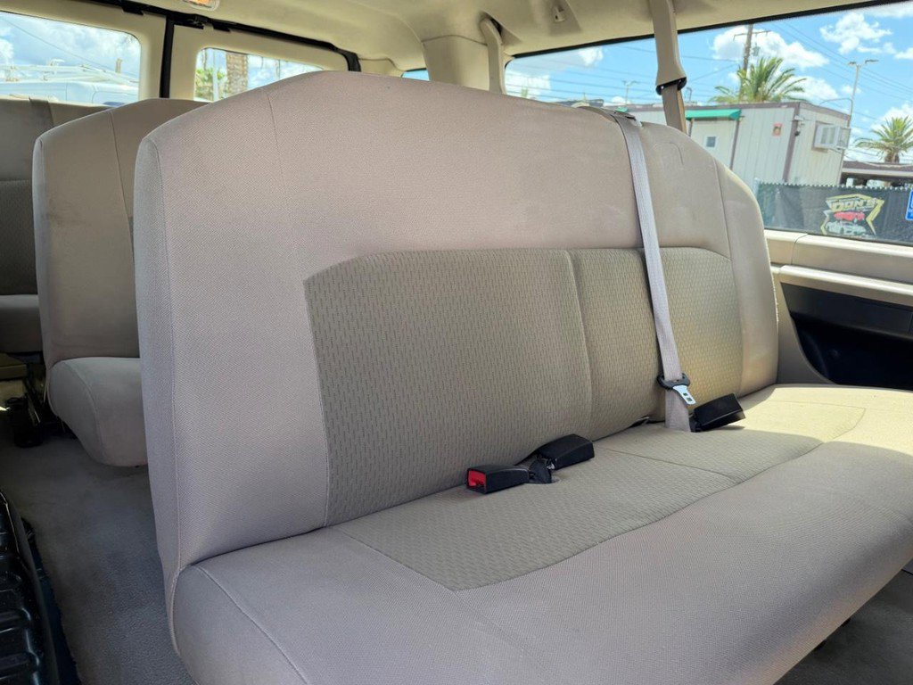 Used 2014 Ford E-350 and Econoline 350 XLT RWD image 37