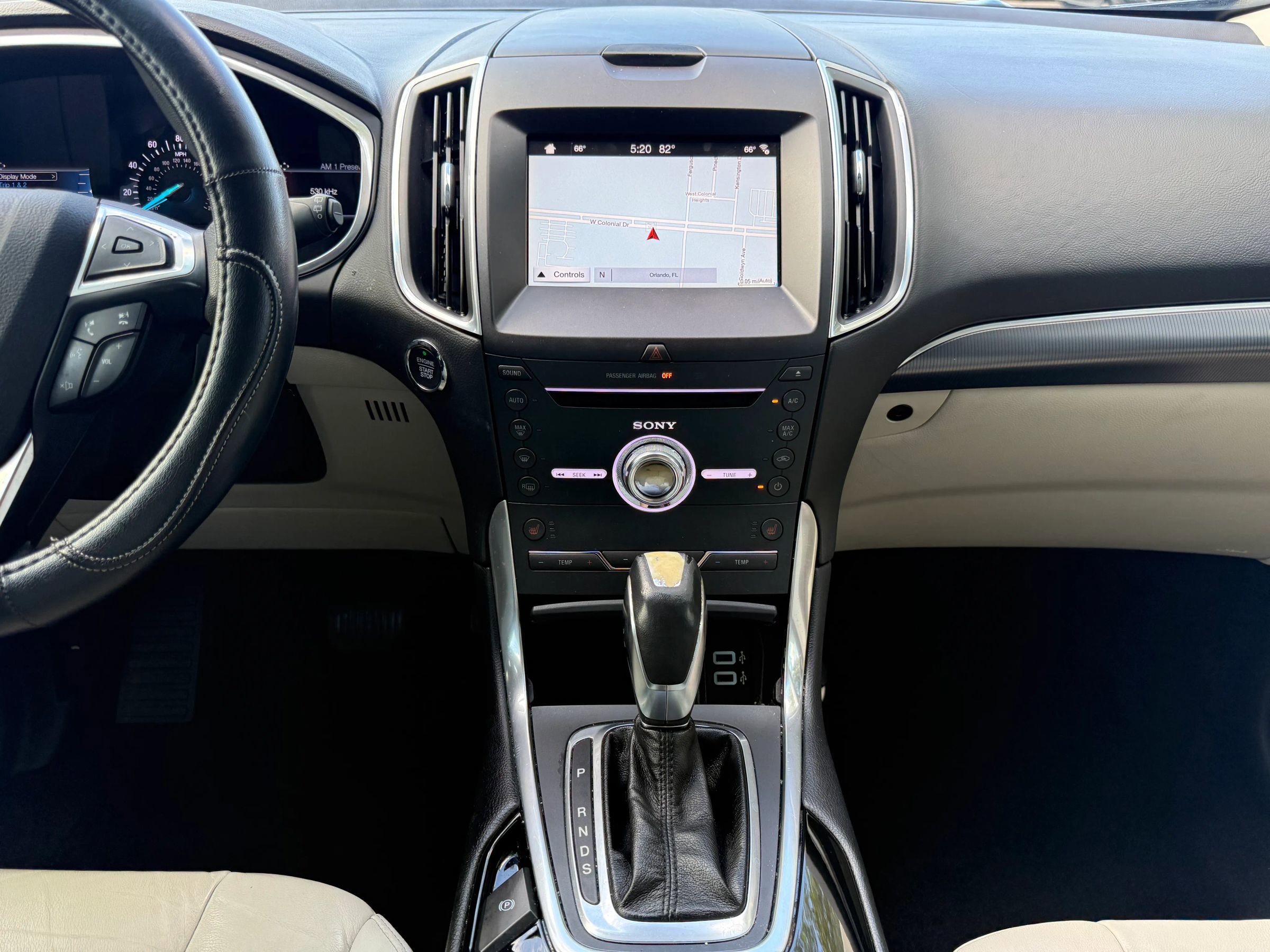 Used 2017 Ford Edge Titanium w/ Technology Package AWD/4WD image 10