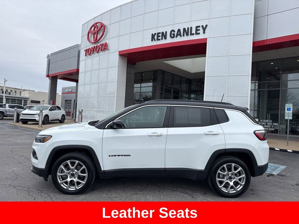 Used 2025 Jeep Compass Limited AWD/4WD image 3