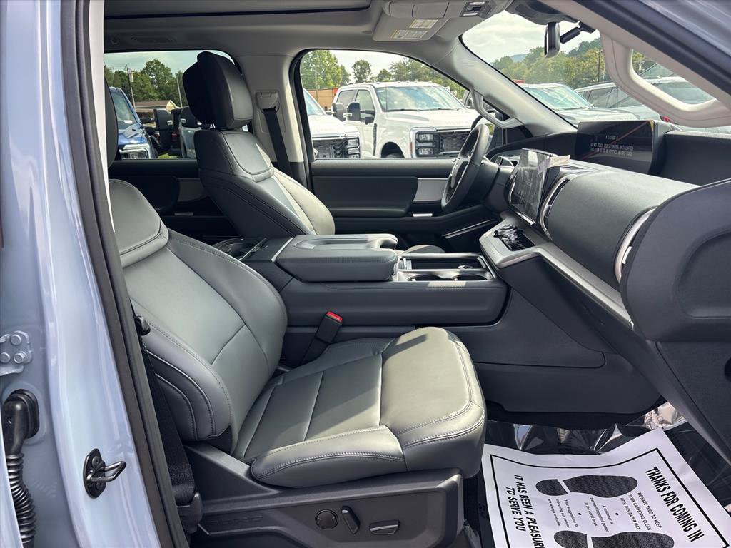 New 2027 Ford Expedition Active AWD/4WD image 11