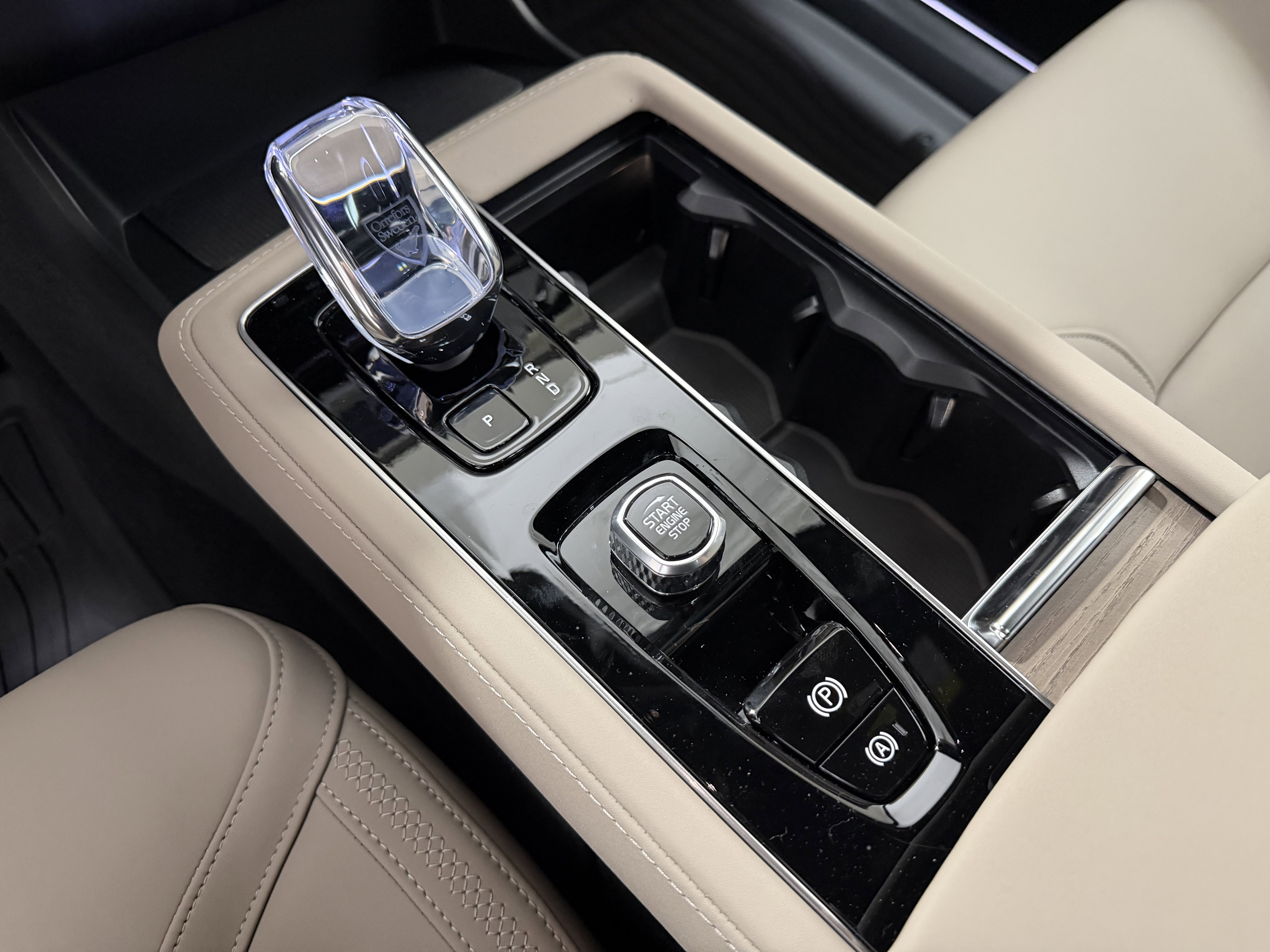 New 2026 Volvo XC90 T8 Plus w/ Protection Package AWD/4WD image 21