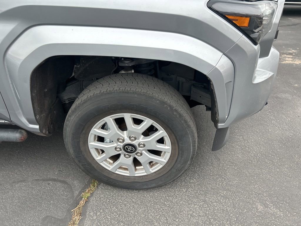 Used 2024 Toyota Tacoma SR5 w/ SR5 Upgrade Package image 11