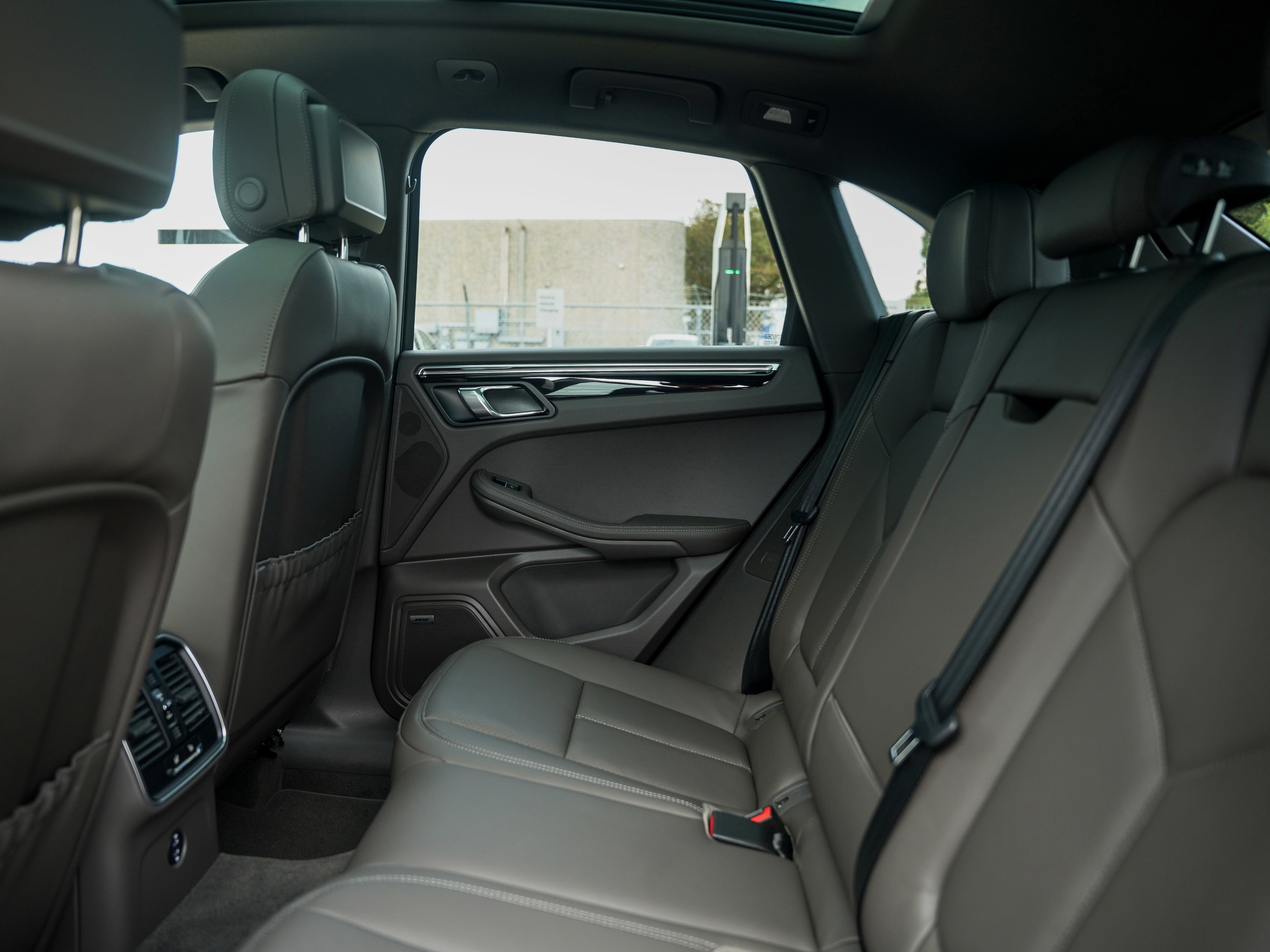 New 2026 Porsche Macan image 29