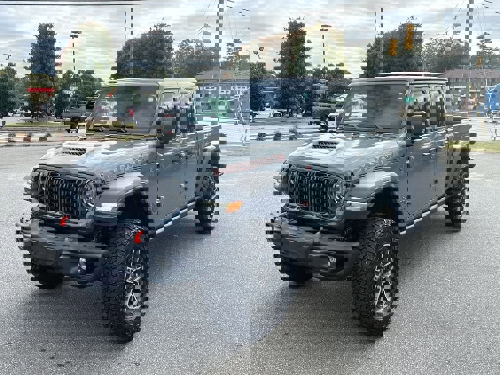 Used 2024 Jeep Gladiator Mojave w/ Technology Group image 3