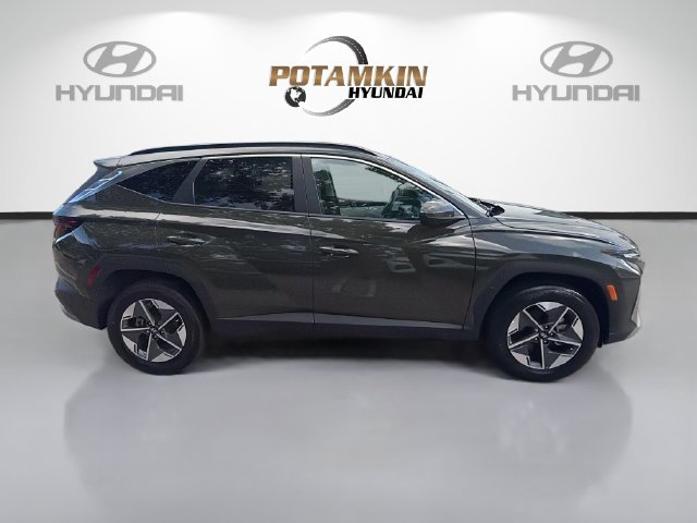 Certified 2025 Hyundai Tucson SEL AWD/4WD image 5
