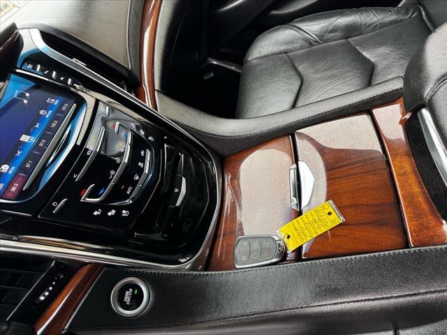 Used 2016 Cadillac Escalade Luxury image 20