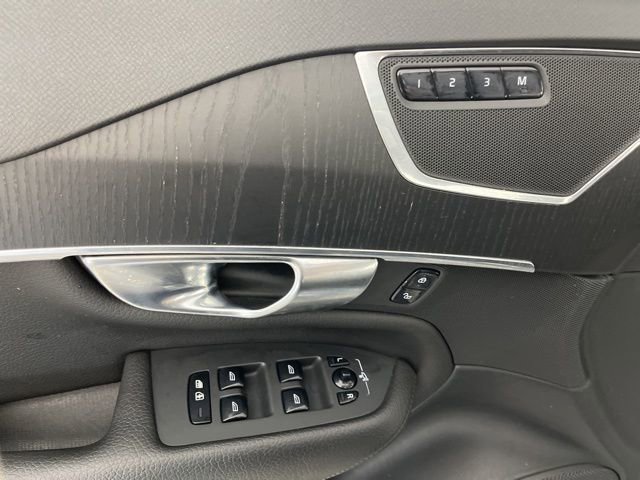 Used 2020 Volvo XC90 T6 Momentum image 31