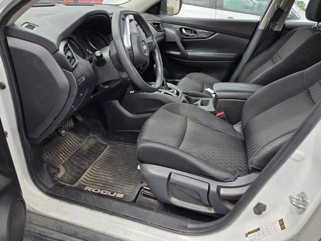 Used 2018 Nissan Rogue S image 4