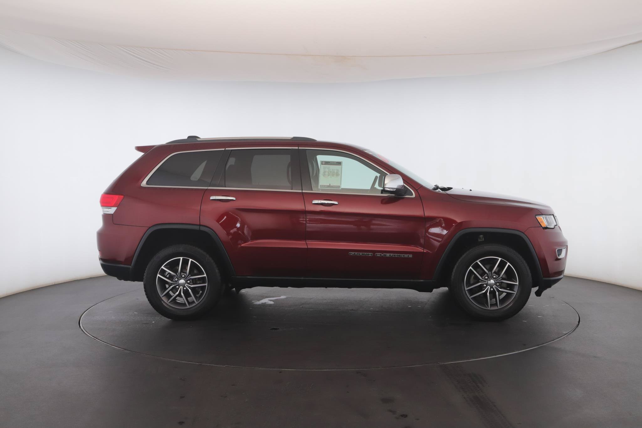Used 2018 Jeep Grand Cherokee Limited AWD/4WD image 23
