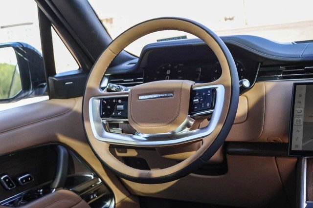 New 2025 Land Rover Range Rover Long Wheelbase SE image 31