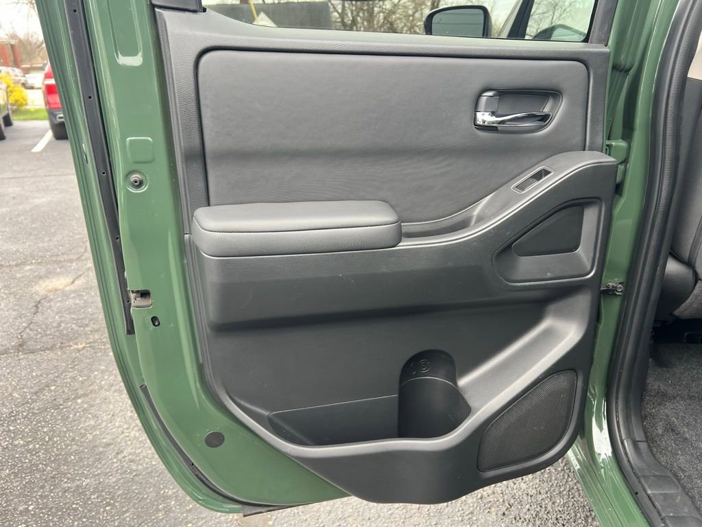 Used 2022 Nissan Frontier SV w/ Technology Package image 18