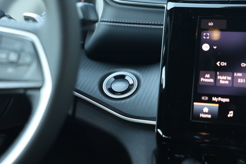 New 2025 Jeep Grand Cherokee Laredo w/ MOPAR Finishing Package image 33