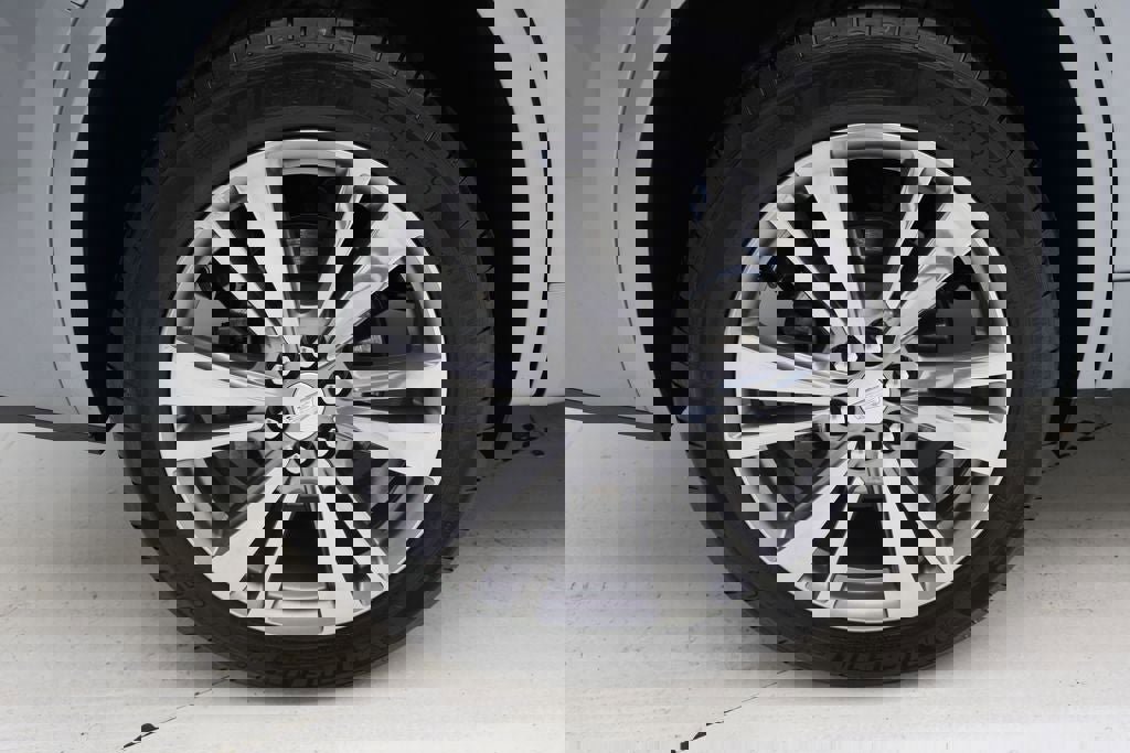 Used 2025 Cadillac XT6 Premium Luxury image 11