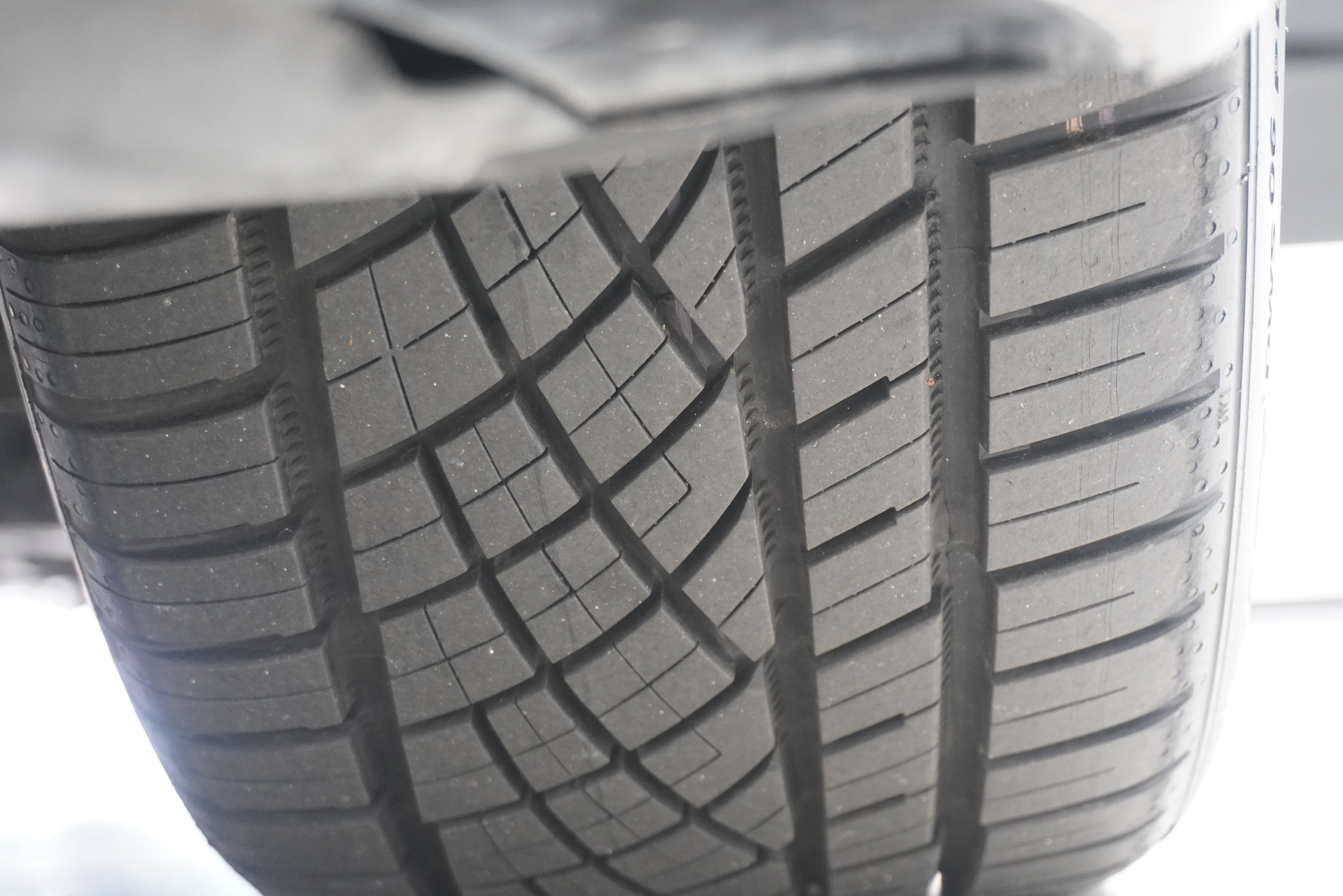 Used 2013 Hyundai Genesis 3.8 RWD image 22