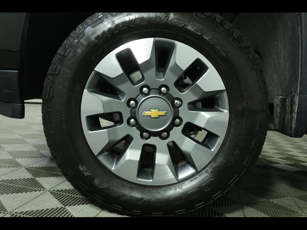 Used 2024 Chevrolet Silverado 2500 Custom w/ Custom Value Package image 6