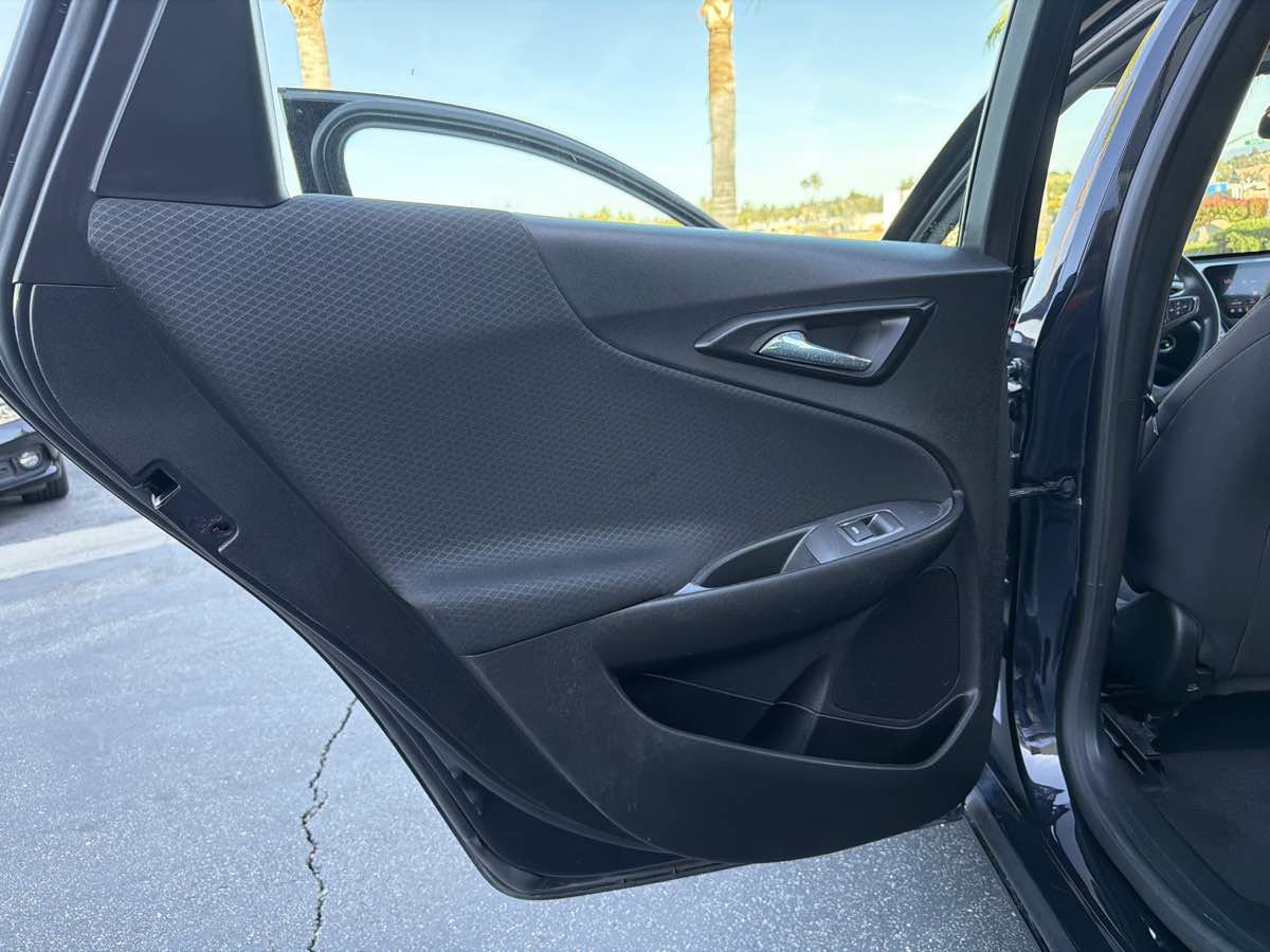 Used 2023 Chevrolet Malibu LT FWD image 31