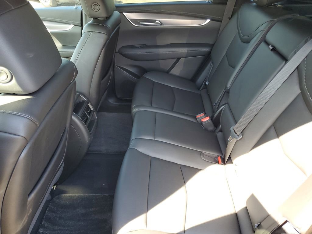 Certified 2024 Cadillac XT5 Luxury w/ LPO, Premium Carpet Package FWD image 24