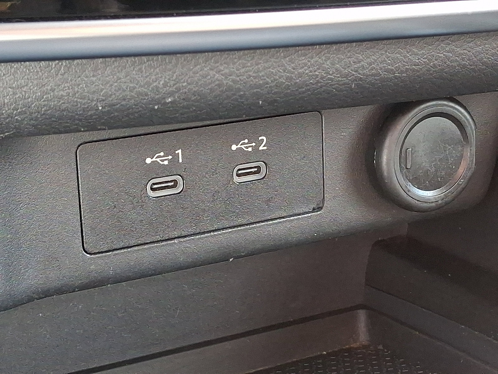 Used 2024 Nissan Rogue S image 24